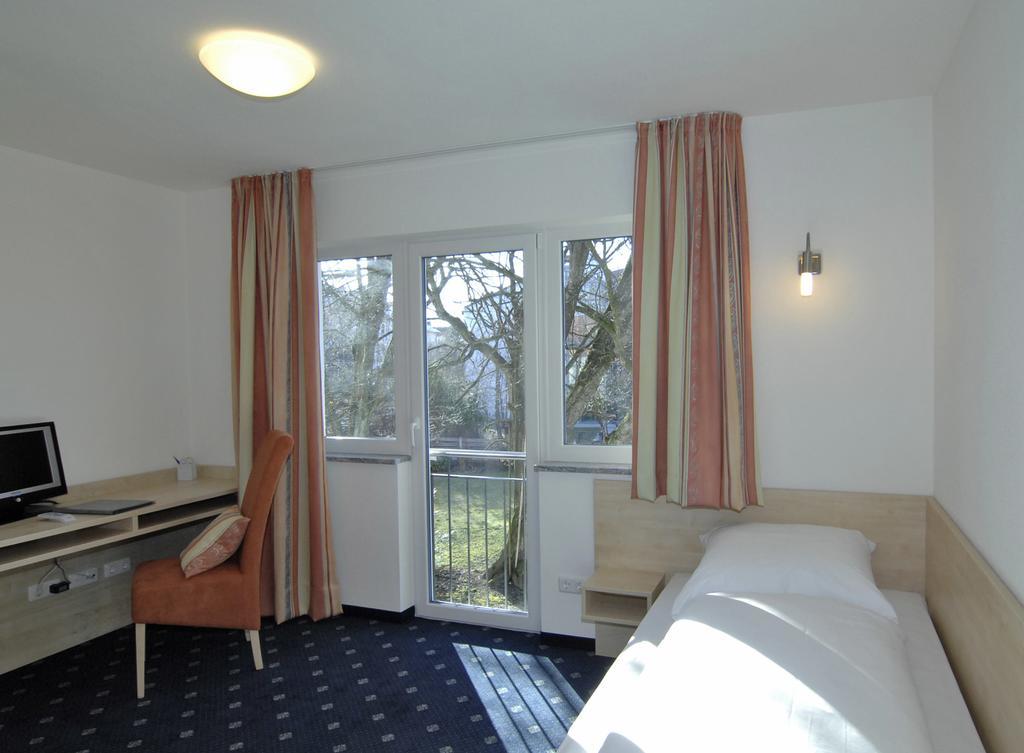 Landhaus Sixtmuehle Hotel Taufkirchen  Ruang foto