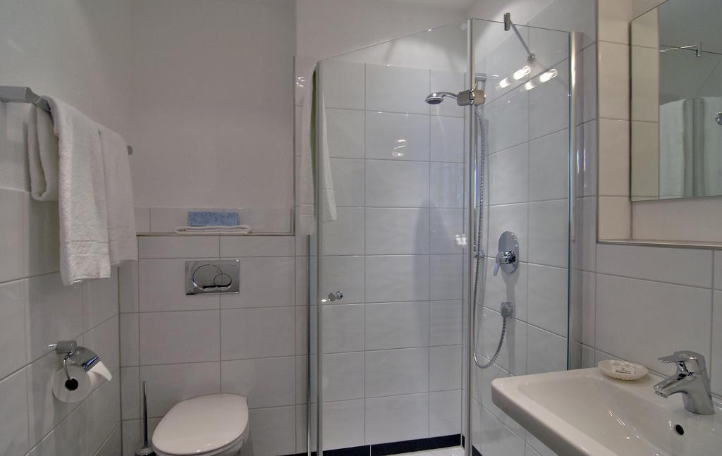 Landhaus Sixtmuehle Hotel Taufkirchen  Ruang foto