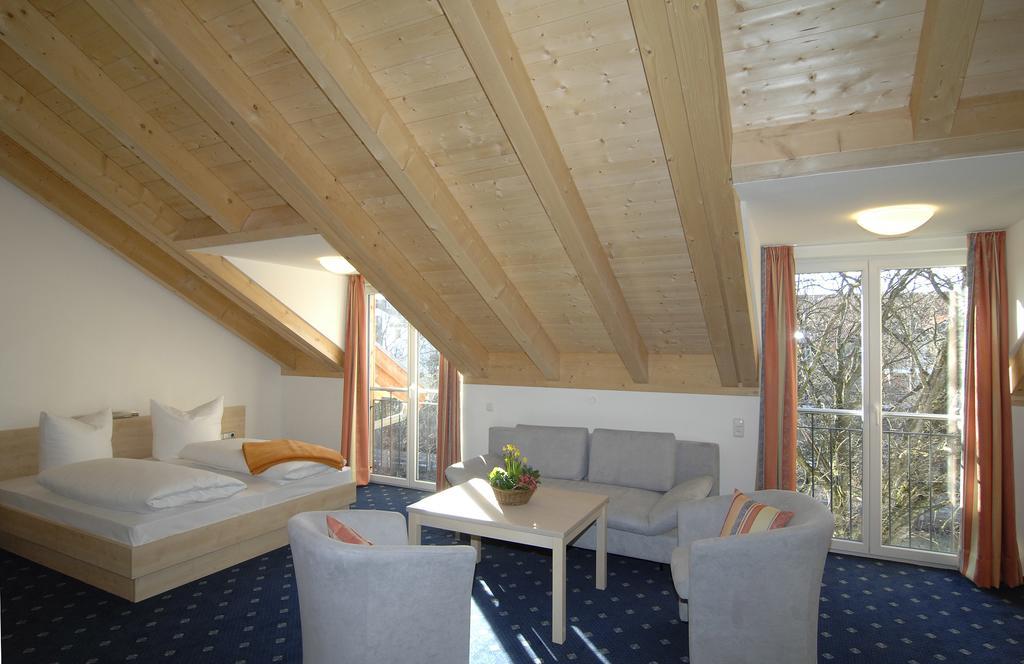 Landhaus Sixtmuehle Hotel Taufkirchen  Ruang foto